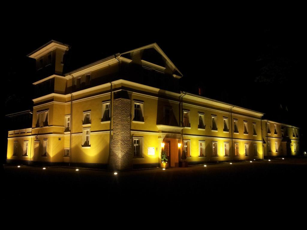 Palac Lucja Bb Zakrzów Kültér fotó