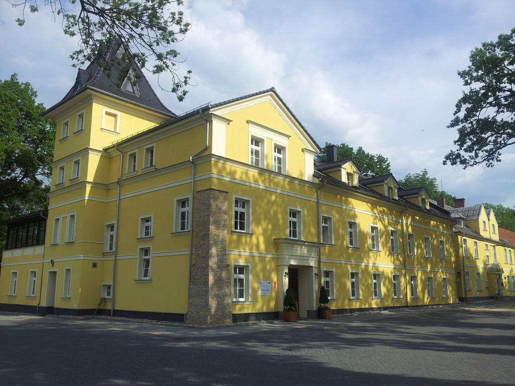 Palac Lucja Bb Zakrzów Kültér fotó