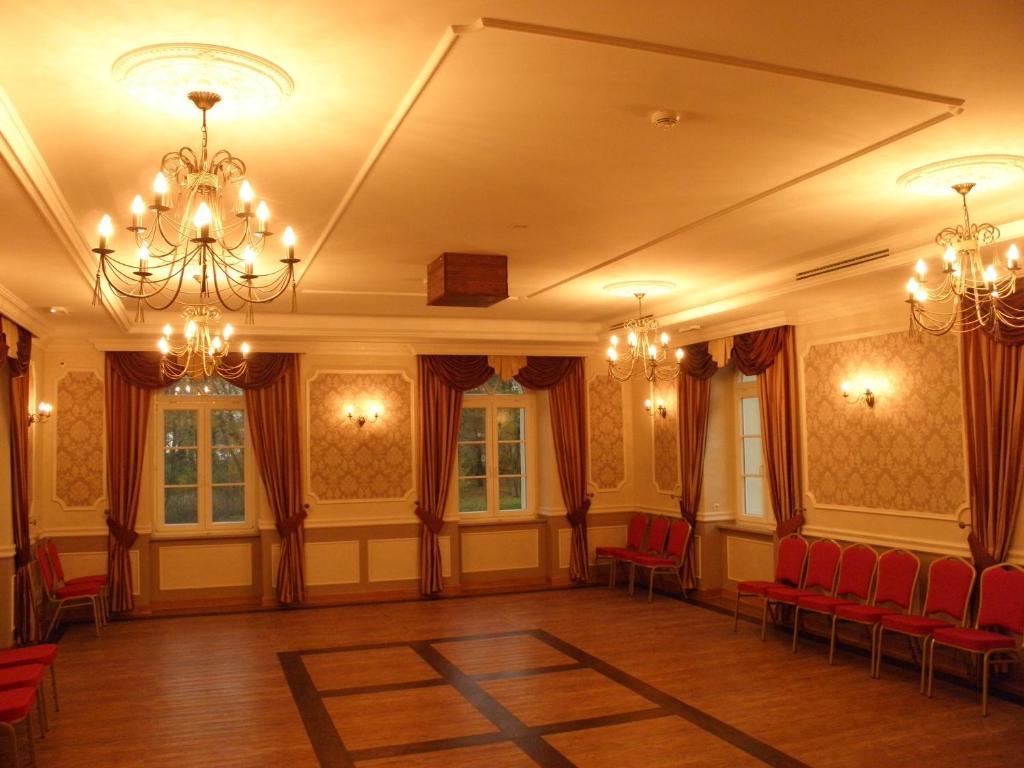 Palac Lucja Bb Zakrzów Kültér fotó