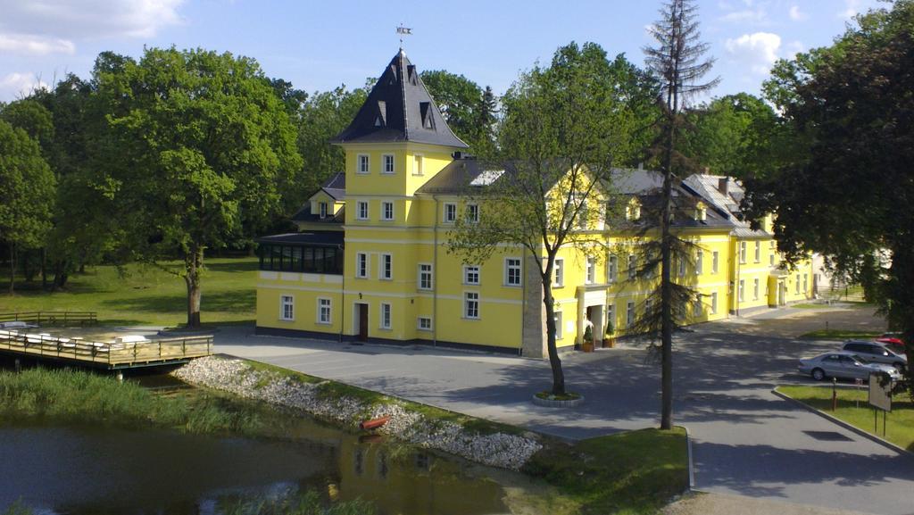 Palac Lucja Bb Zakrzów Kültér fotó